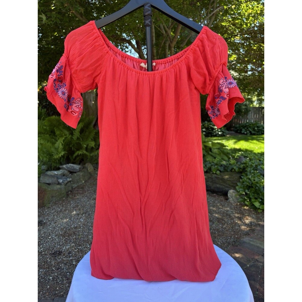 Rebellion Again Short Sleeve Peasant Red Top W/Blue Embroidered Flowers Women M - Picture 2 of 7